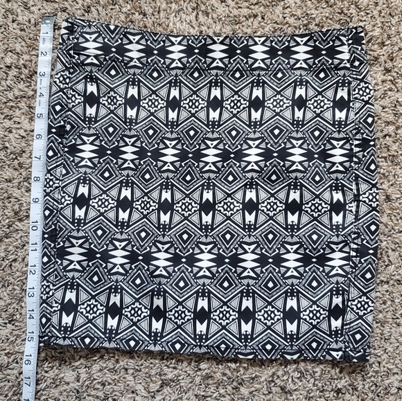 H&M Aztec Print Skirt - Picture 2 of 5